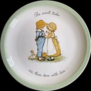 Holly Hobbie Collector’s Edition Decorative Plate - White with Gold Script